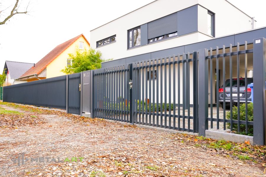Zaunprojekt, Zaunportfolio, Zaunmuster, moderne Zäune, Zaunanlage Projekt, Zaun Metal Art, Zäune aus Polen, Zaun Berlin, Zaun günstig kaufen, Zäune und Tore