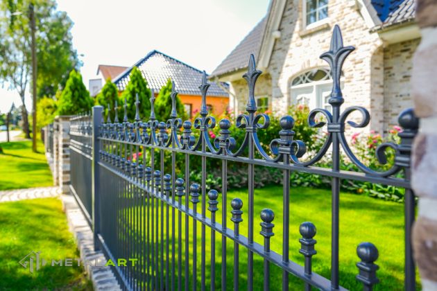 Zaunspitzen, Zaunprojekt, Zaunportfolio, Zaunmuster, Schmiedezaun, Schmiedezäune, Zaunanlage Projekt, Zaun Metal Art, Zäune aus Polen, Zaun Berlin, Zaun günstig kaufen, Zäune und Tore, klassische Zäune, Gartenzaun, Gartenzäune