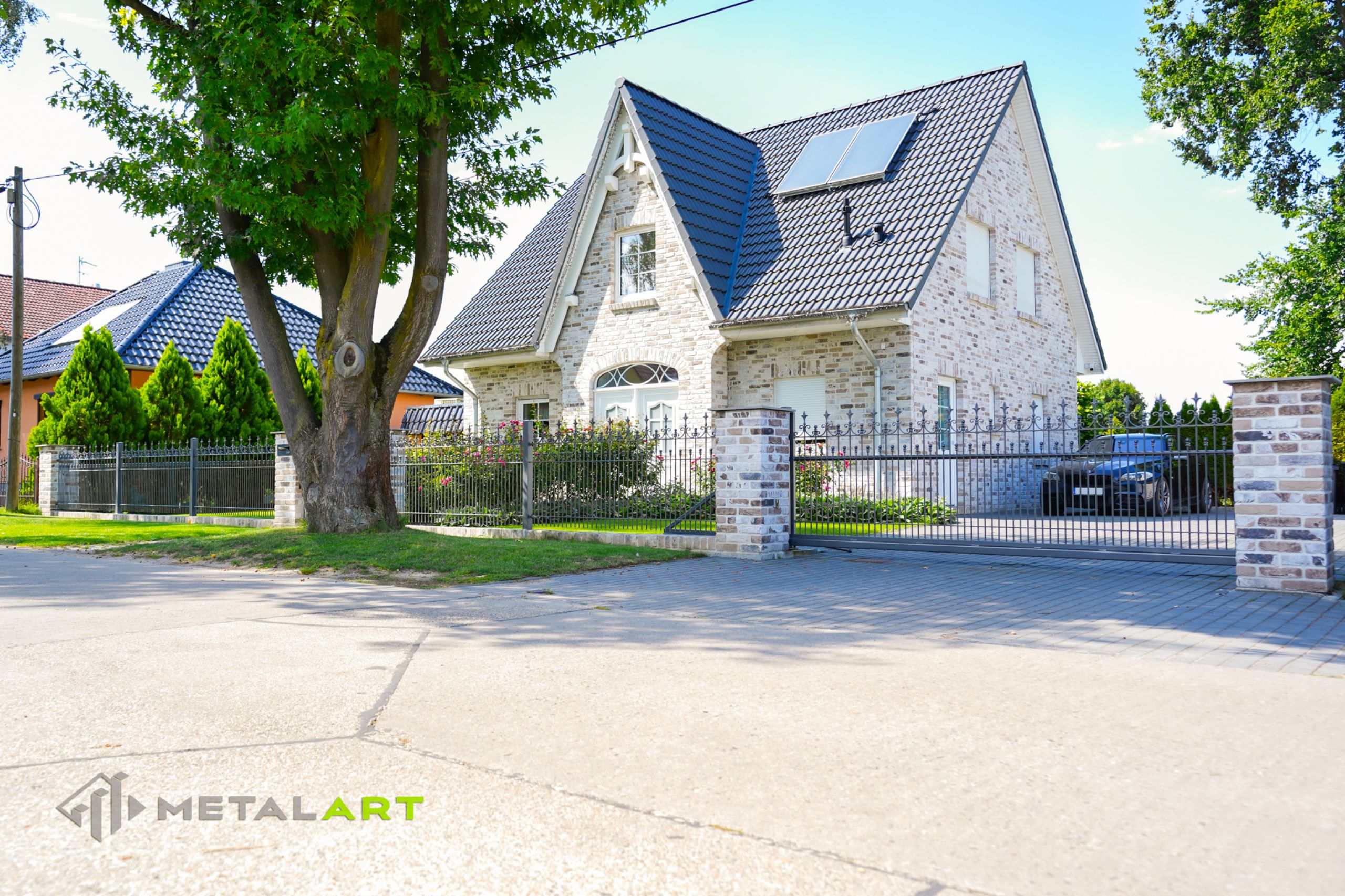 Zaunprojekt, Zaunportfolio, Zaunmuster, Schmiedezaun, Schmiedezäune, Zaunanlage Projekt, Zaun Metal Art, Zäune aus Polen, Zaun Berlin, Zaun günstig kaufen, Zäune und Tore, klassische Zäune, Gartenzaun, Gartenzäune