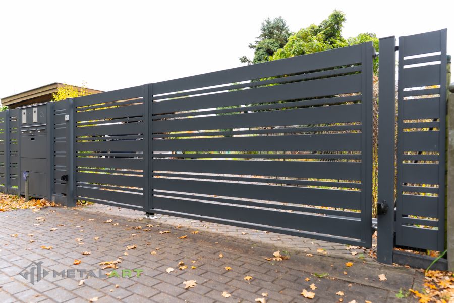 moderne Zäune, Zaunanlage Projekt, Zaun Metal Art, Zäune aus Polen, Zaun Berlin, Zaun günstig kaufen, Zäune und Tore, moderne Zäune, Sichtschutzzäune