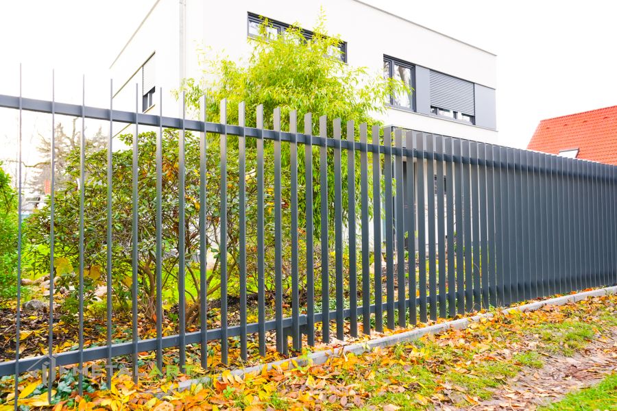 Zaunprojekt, Zaunportfolio, Zaunmuster, moderne Zäune, Zaunanlage Projekt, Zaun Metal Art, Zäune aus Polen, Zaun Berlin, Zaun günstig kaufen, Zäune und Tore