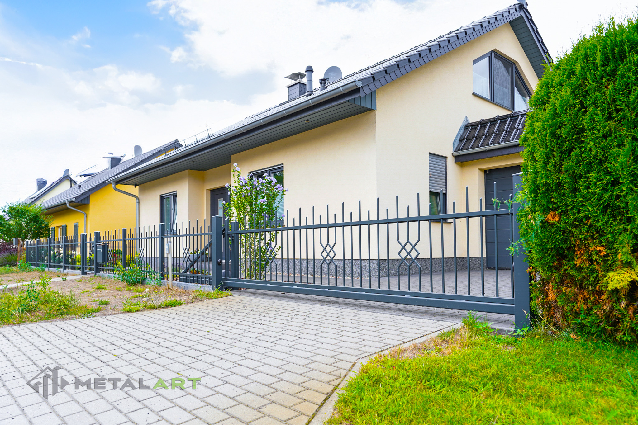 Zaun basic, Zaunprojekt, Zaunportfolio, Zaunmuster, Schmiedezaun, Schmiedezäune, Zaunanlage Projekt, Zaun Metal Art, Zäune aus Polen, Zaun Berlin, Zaun günstig kaufen, Zäune und Tore, klassische Zäune, Gartenzaun, Gartenzäune
