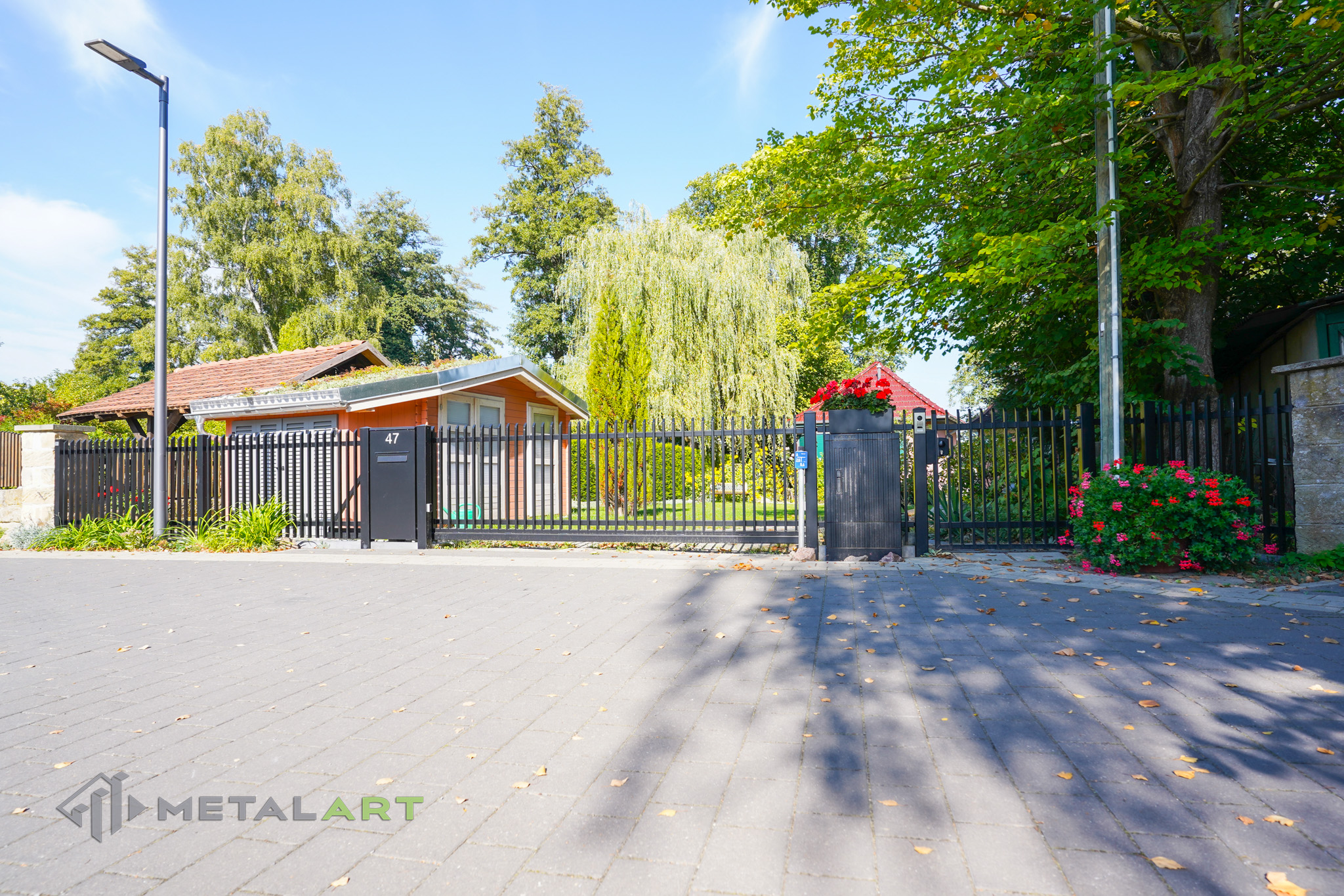 Zaunprojekt, Zaunportfolio, moderne Zäune, Zaunanlage Projekt, Zaun Metal Art, Zäune aus Polen, Zaun Berlin, Zaun günstig kaufen, Zäune und Tore