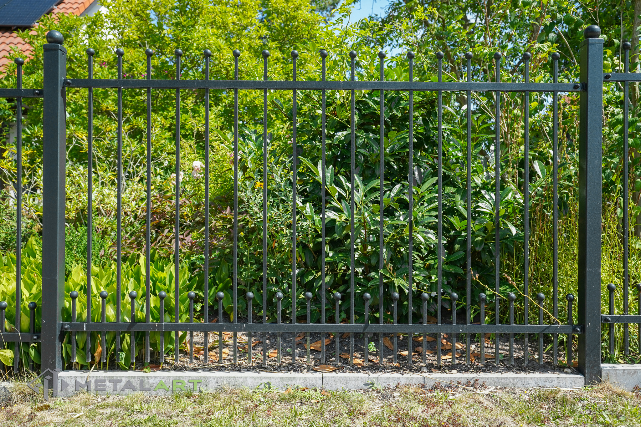 Zaunfeld, Zaunprojekt, Zaunportfolio, Zaunmuster, Schmiedezaun, Schmiedezäune, Zaunanlage Projekt, Zaun Metal Art, Zäune aus Polen, Zaun Berlin, Zaun günstig kaufen, Zäune und Tore, klassische Zäune, Gartenzaun, Gartenzäune