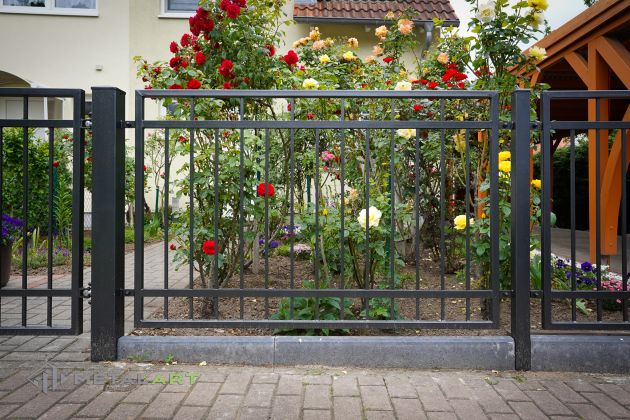 Zaunprojekt, Zaunportfolio, Zaunmuster, Schmiedezaun, Schmiedezäune, Zaunanlage Projekt, Zaun Metal Art, Zäune aus Polen, Zaun Berlin, Zaun günstig kaufen, Zäune und Tore, klassische Zäune, Gartenzaun, Gartenzäune