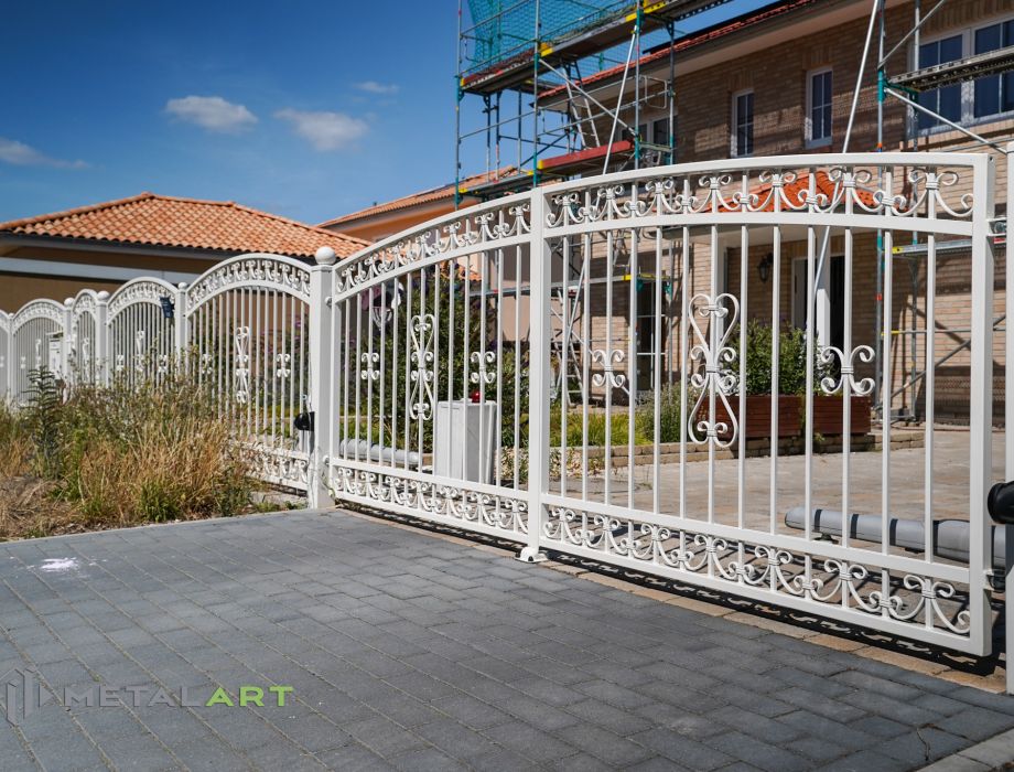 Designzaun, Zaunanlage in Welle, moderne Zäune, Zaun von Metal Art