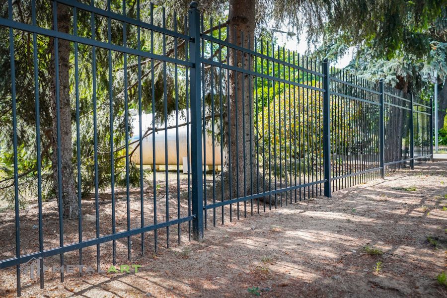 Zaunprojekt, Zaunportfolio, Zaunmuster, Schmiedezaun, Schmiedezäune, Zaunanlage Projekt, Zaun Metal Art, Zäune aus Polen, Zaun Berlin, Zaun günstig kaufen, Zäune und Tore, klassische Zäune, Gartenzaun, Gartenzäune