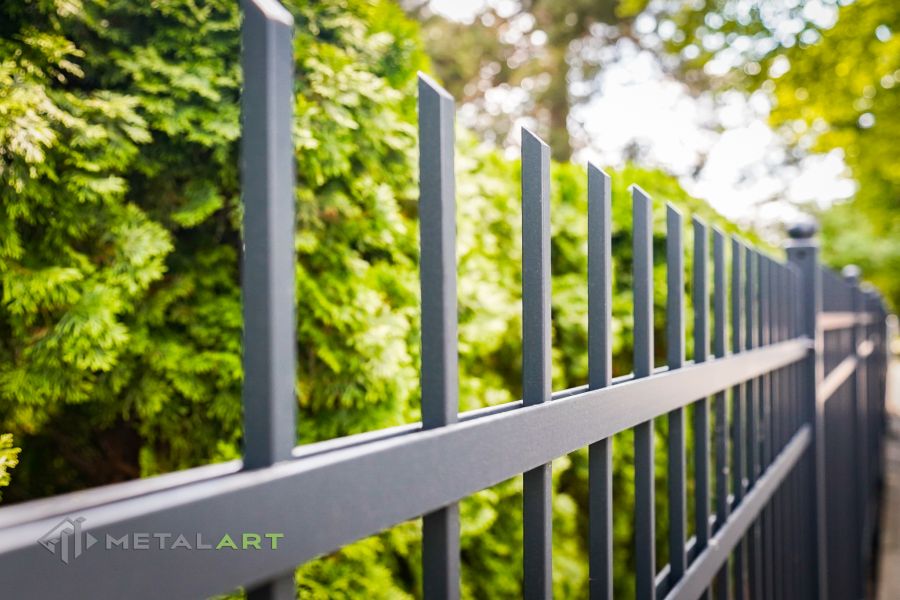 Zaunprojekt, Zaunportfolio, Zaunmuster, Schmiedezaun, Schmiedezäune, Zaunanlage Projekt, Zaun Metal Art, Zäune aus Polen, Zaun Berlin, Zaun günstig kaufen, Zäune und Tore, klassische Zäune, Gartenzaun, Gartenzäune