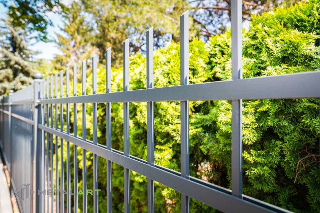 Zaunprojekt, Zaunportfolio, Zaunmuster, Schmiedezaun, Schmiedezäune, Zaunanlage Projekt, Zaun Metal Art, Zäune aus Polen, Zaun Berlin, Zaun günstig kaufen, Zäune und Tore, klassische Zäune, Gartenzaun, Gartenzäune