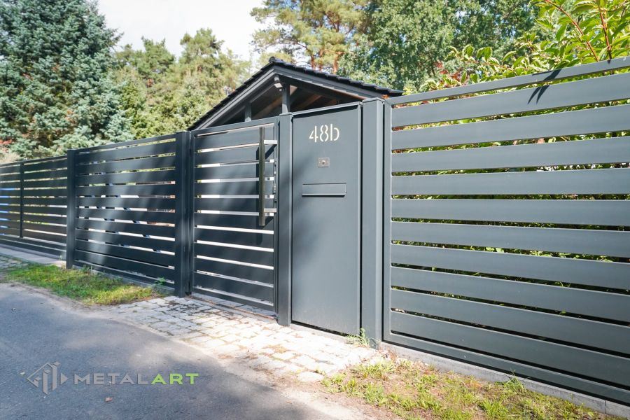Sichtschutzzaun, moderne Zäune, Zaunanlage Projekt, Zaun Metal Art, Zäune aus Polen, Zaun Berlin, Zaun günstig kaufen, Zäune und Tore, moderne Zäune, Sichtschutzzäune