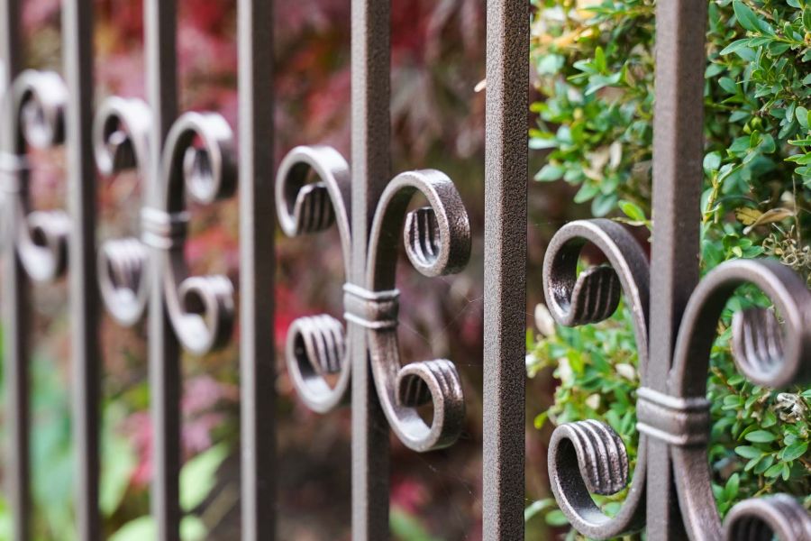 Schmuckzäune, Ornament im Zaun, Zaunprojekt, Zaunportfolio, Zaunmuster, Schmiedezaun, Schmiedezäune, Zaunanlage Projekt, Zaun Metal Art, Zäune aus Polen, Zaun Berlin, Zaun günstig kaufen, Zäune und Tore, klassische Zäune, Schmuckzaun, Schmuckzäune, Gartenzaun, Gartenzäune