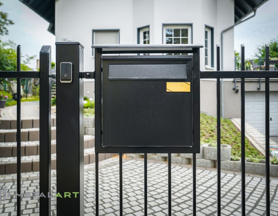Zaunprojekt, Zaunportfolio, Zaunmuster, Schmiedezaun, Schmiedezäune, Zaunanlage Projekt, Zaun Metal Art, Zäune aus Polen, Zaun Berlin, Zaun günstig kaufen, Zäune und Tore, klassische Zäune, Gartenzaun, Gartenzäune