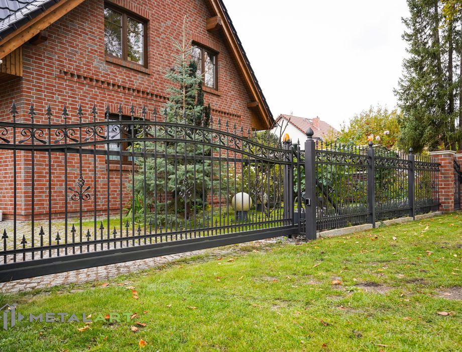 Zaunanlage mit Ornament, Schmuckzaun