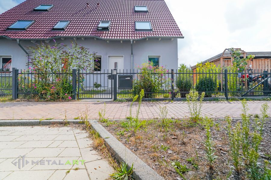 Schiebetor, Zauntor, Tore, Zaunprojekt, Schmiedezäune, Zaunanlage Projekt, Zaun Metal Art, Zäune aus Polen, Zaun Berlin, klassische Zäune, Gartenzaun, Gartenzäune