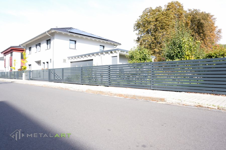 moderne Zäune, Zaunanlage Projekt, Zaun Metal Art, Zäune aus Polen, Zaun Berlin, Zaun günstig kaufen, Zäune und Tore, moderne Zäune, Sichtschutzzäune