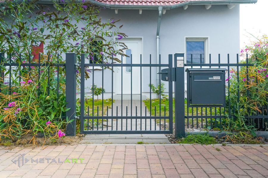 Schiebetor, Zauntor, Tore, Zaunprojekt, Schmiedezäune, Zaunanlage Projekt, Zaun Metal Art, Zäune aus Polen, Zaun Berlin, klassische Zäune, Gartenzaun, Gartenzäune