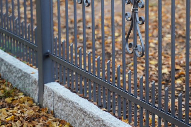 Zaunprojekt, Zaunportfolio, Zaunmuster, Schmiedezaun, Schmiedezäune, Zaunanlage Projekt, Zaun Metal Art, Zäune aus Polen, Zaun Berlin, Zaun günstig kaufen, Zäune und Tore, klassische Zäune, Schmuckzaun, Schmuckzäune