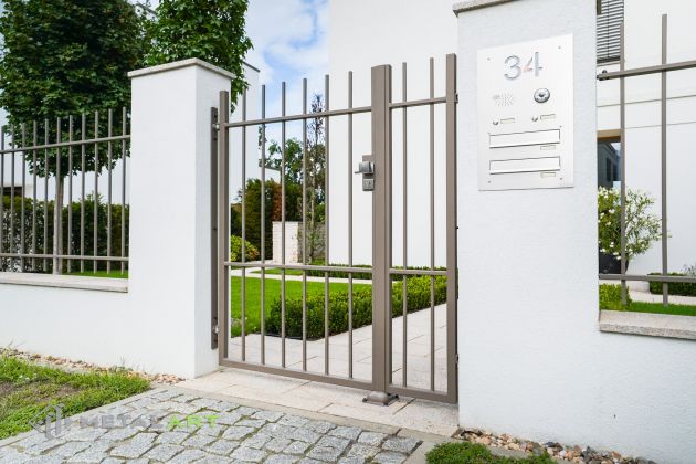 Zaunprojekt, Zaunportfolio, Zaunmuster, Schmiedezaun, Schmiedezäune, Zaunanlage Projekt, Zaun Metal Art, Zäune aus Polen, Zaun Berlin, Zaun günstig kaufen, Zäune und Tore, klassische Zäune, Gartenzaun, Gartenzäune