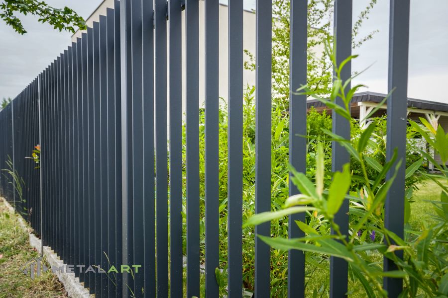 Zauntore, Drehtor, Zaunprojekt, Zaunportfolio, Zaunmuster, moderne Zäune, Zaunanlage Projekt, Zaun Metal Art, Zäune aus Polen, Zaun Berlin, Zaun günstig kaufen, Zäune und Tore