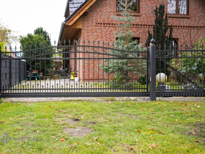 Ornament im Zaun, Schmuckzaun, Zaunanlage, Schmiedezäune