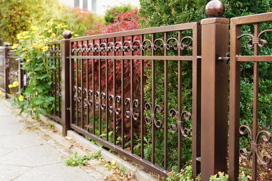 Zaunprojekt, Zaunportfolio, Zaunmuster, Schmiedezaun, Schmiedezäune, Zaunanlage Projekt, Zaun Metal Art, Zäune aus Polen, Zaun Berlin, Zaun günstig kaufen, Zäune und Tore, klassische Zäune, Schmuckzaun, Schmuckzäune, Gartenzaun, Gartenzäune