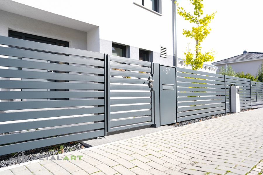 moderne Zäune, Zaunanlage Projekt, Zaun Metal Art, Zäune aus Polen, Zaun Berlin, Zaun günstig kaufen, Zäune und Tore, moderne Zäune, Sichtschutzzäune