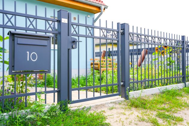 Pforte im Zaun
