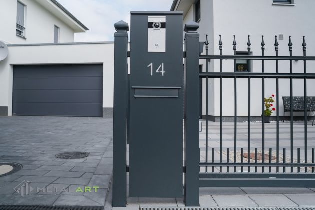 Zaunprojekt, Zaunportfolio, Zaunmuster, Schmiedezaun, Schmiedezäune, Zaunanlage Projekt, Zaun Metal Art, Zäune aus Polen, Zaun Berlin, Zaun günstig kaufen, Zäune und Tore, klassische Zäune, Gartenzaun, Gartenzäune