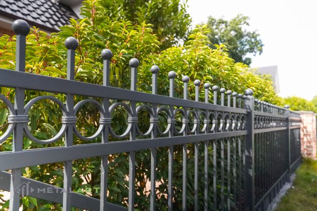 Zaunspitzen, Zaunprojekt, Zaunportfolio, Zaunmuster, moderne Zäune, Zaunanlage Projekt, Zaun Metal Art, Zäune aus Polen, Zaun Berlin, Zaun günstig kaufen, Zäune und Tore, klassische Zäune, Schmuckzaun, Schmuckzäune