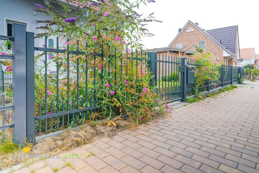 Schiebetor, Zauntor, Tore, Zaunprojekt, Schmiedezäune, Zaunanlage Projekt, Zaun Metal Art, Zäune aus Polen, Zaun Berlin, klassische Zäune, Gartenzaun, Gartenzäune