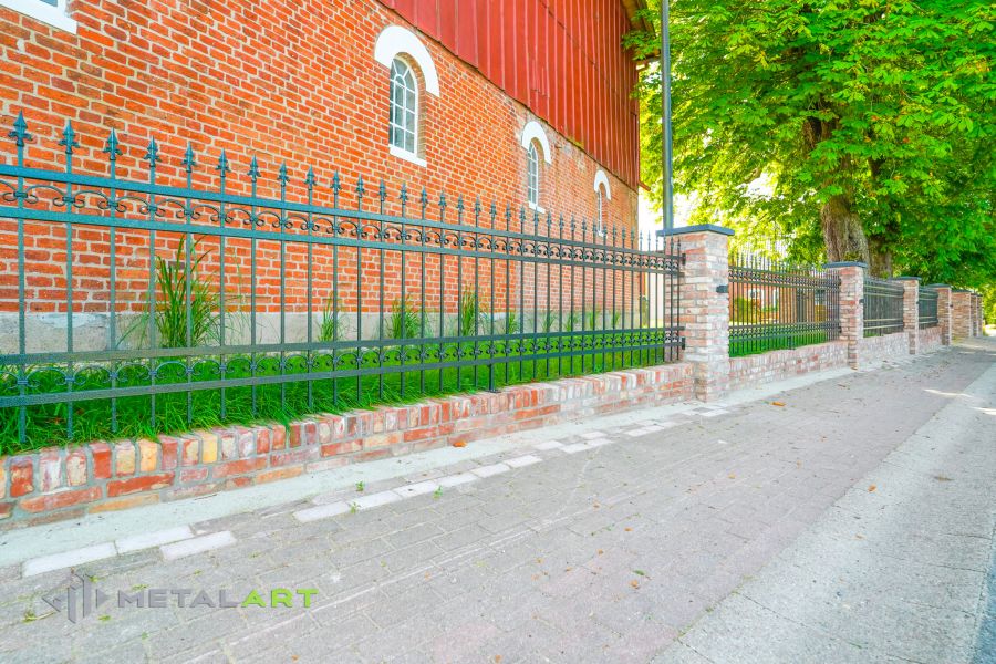 Zaunprojekt, Zaunportfolio, Zaunmuster, Schmiedezaun, Schmiedezäune, Zaunanlage Projekt, Zaun Metal Art, Zäune aus Polen, Zaun Berlin, Zaun günstig kaufen, Zäune und Tore, klassische Zäune, Gartenzaun, Gartenzäune