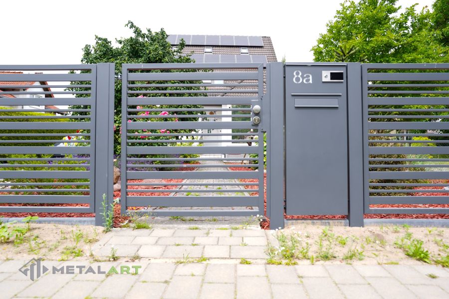 moderne Zäune, Zaunanlage Projekt, Zaun Metal Art, Zäune aus Polen, Zaun Berlin, Zaun günstig kaufen, Zäune und Tore, moderne Zäune, Sichtschutzzäune