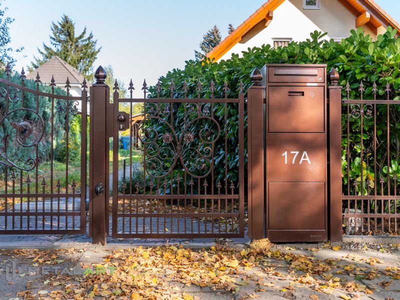 Schmuckzaun, Schmiedezaun, Schmiedezäune, Zaunanlage, Zaun Metal Art, Zäune aus Polen, Zaun Berlin, Zaun günstig kaufen, Zäune und Tore, klassische Zäune, Schmuckzaun, Schmuckzäune, Gartenzaun, Gartenzäune
