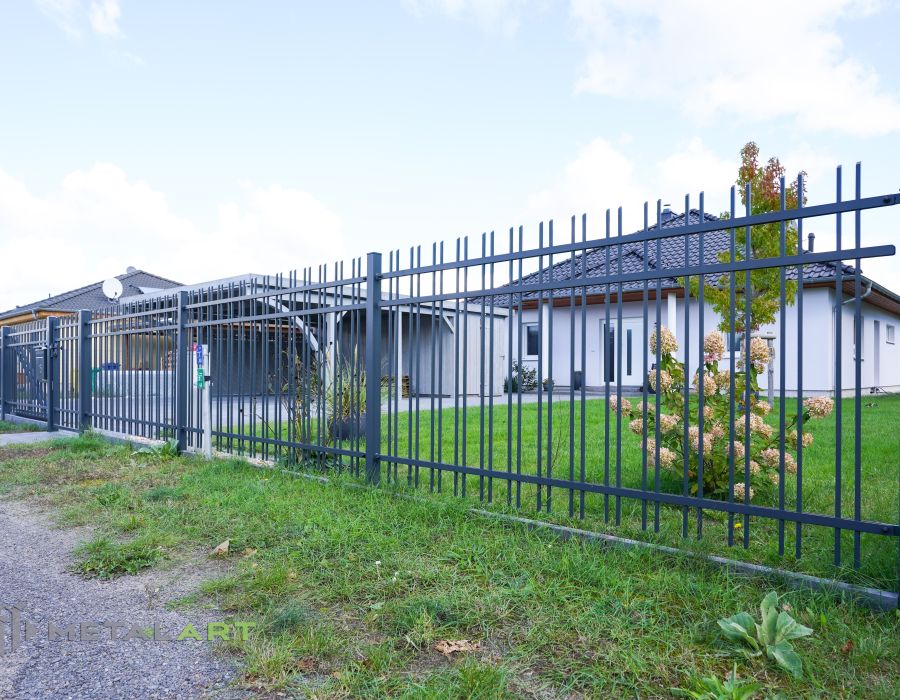 Zaunprojekt, Zaunmuster, Schmiedezaun, klassische Zäune, Gartenzaun