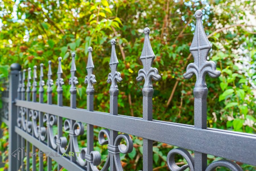 Zaunprojekt, Zaunportfolio, Zaunmuster, Schmiedezaun, Schmiedezäune, Zaunanlage Projekt, Zaun Metal Art, Zäune aus Polen, Zaun Berlin, Zaun günstig kaufen, Zäune und Tore, klassische Zäune, Gartenzaun, Gartenzäune