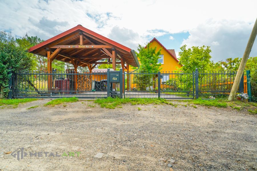 Zaunprojekt, Zaunportfolio, Zaunmuster, Schmiedezaun, Schmiedezäune, Zaunanlage Projekt, Zaun Metal Art, Zäune aus Polen, Zaun Berlin, Zaun günstig kaufen, Zäune und Tore, klassische Zäune, Gartenzaun, Gartenzäune