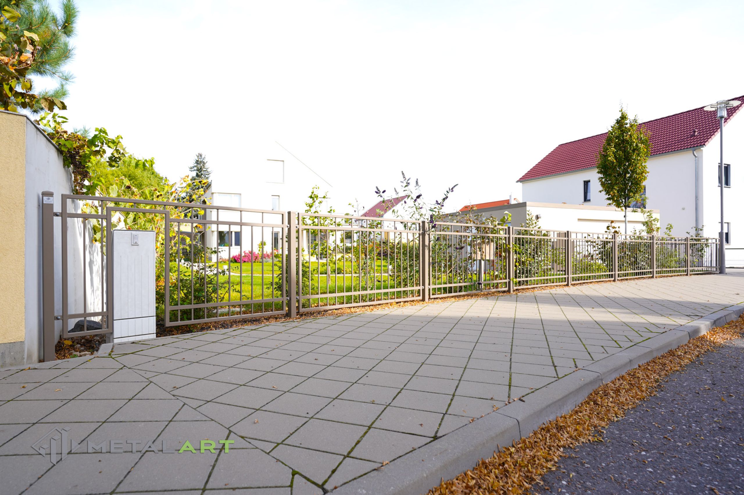 Rahmenzaun, Zaunprojekt, Zaunportfolio, Zaunmuster, Schmiedezaun, Schmiedezäune, Zaunanlage Projekt, Zaun Metal Art, Zäune aus Polen, Zaun Berlin, Zäune und Tore, Gartenzaun, Gartenzäune