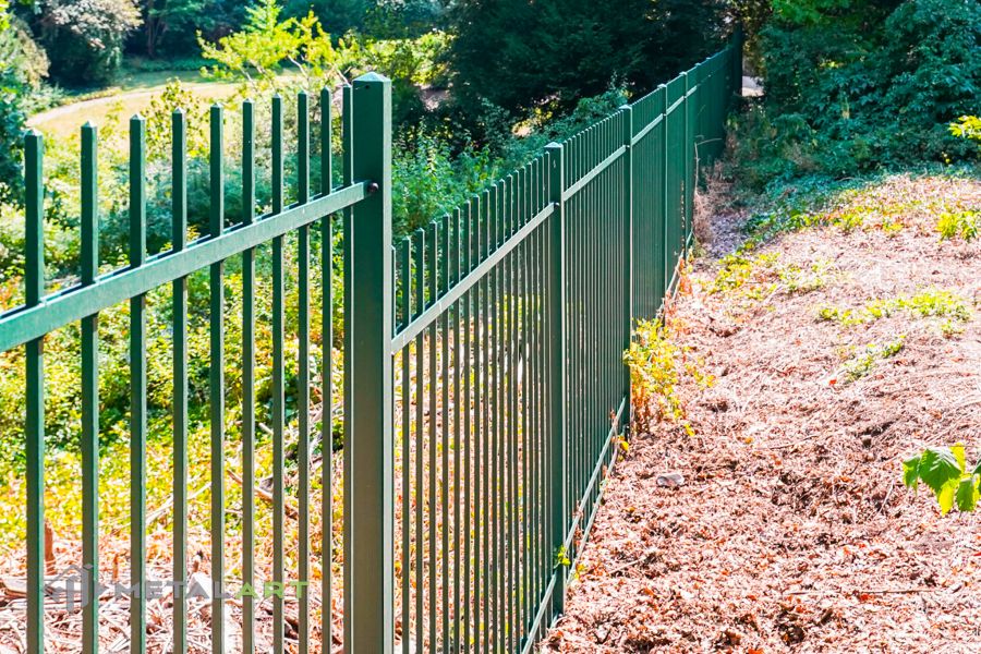 Zaunanlage, Zaunprojekt, Zaunportfolio, Zaunmuster, Schmiedezaun, Schmiedezäune, Zaun Metal Art, Zäune aus Polen, Zäune und Tore, klassische Zäune, Gartenzaun, Gartenzäune