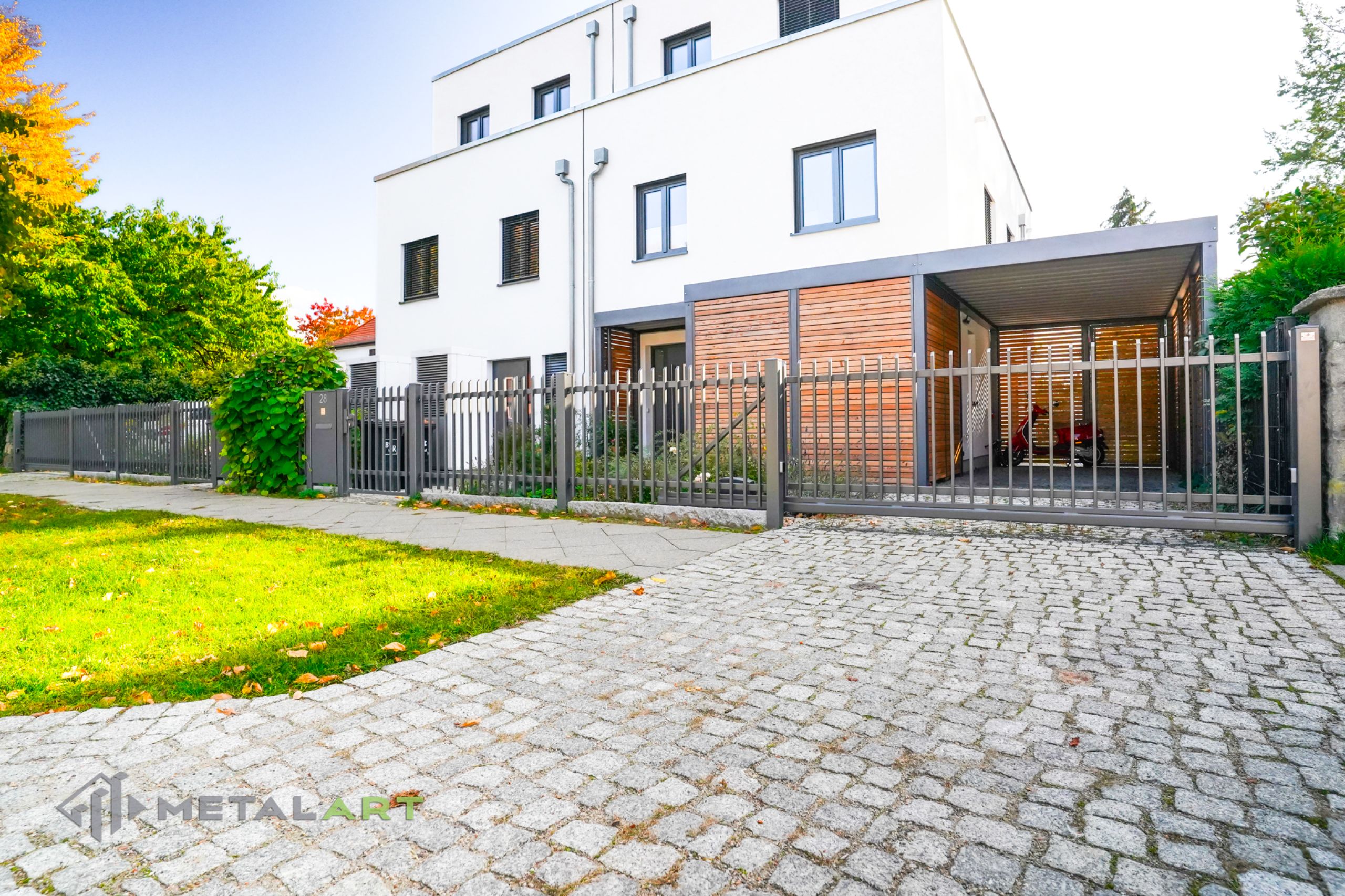 Zaunprojekt, Zaunportfolio, moderne Zäune, Zaunanlage Projekt, Zaun Metal Art, Zäune aus Polen, Zaun Berlin, Zaun günstig kaufen, Zäune und Tore