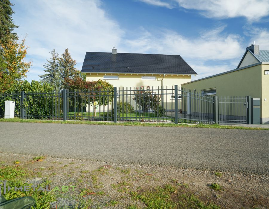 Zaunprojekt, Zaunmuster, Schmiedezaun, klassische Zäune, Gartenzaun