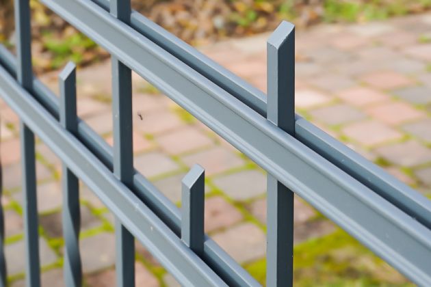 Hespeneisen, Zaunprojekt, Zaunportfolio, Zaunmuster, Schmiedezaun, Schmiedezäune, Zaunanlage Projekt, Zaun Metal Art, Zäune aus Polen, Zaun Berlin, Zaun günstig kaufen, Zäune und Tore, klassische Zäune, Gartenzaun, Gartenzäune