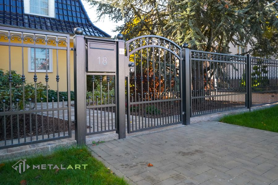 Gartenzaun, Zaunprojekt, Zaunportfolio, Zaunmuster, moderne Zäune, Zaunanlage Projekt, Zaun Metal Art, Zäune aus Polen, Zaun Berlin, Zaun günstig kaufen, Zäune und Tore, klassische Zäune, Schmuckzaun, Schmuckzäune