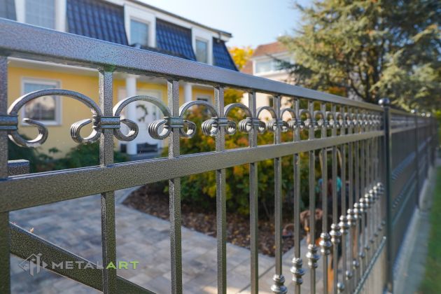 Gartenzaun, Zaunprojekt, Zaunportfolio, Zaunmuster, moderne Zäune, Zaunanlage Projekt, Zaun Metal Art, Zäune aus Polen, Zaun Berlin, Zaun günstig kaufen, Zäune und Tore, klassische Zäune, Schmuckzaun, Schmuckzäune