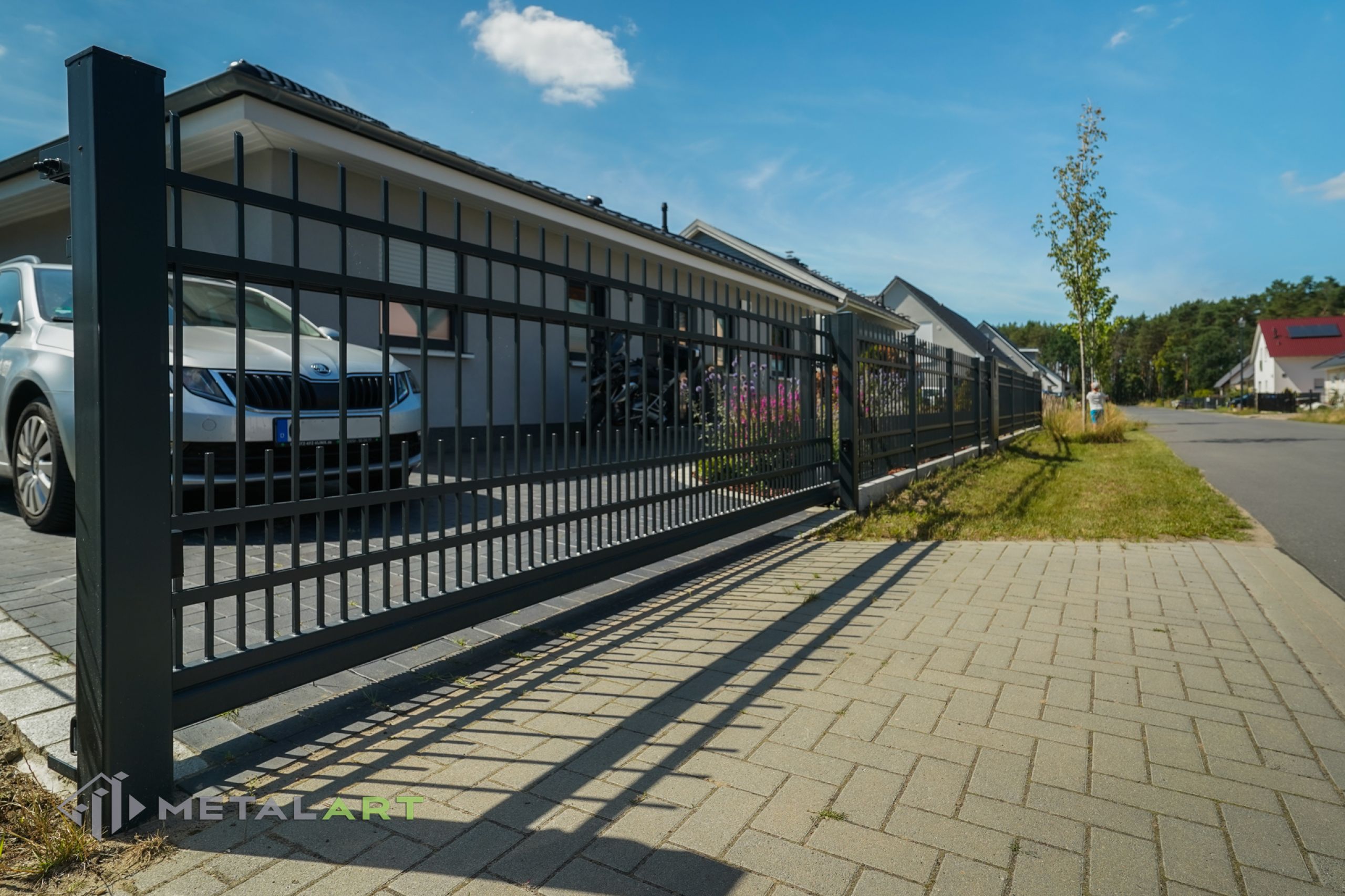 Zaunprojekt, Zaunportfolio, Zaunmuster, Schmiedezaun, Schmiedezäune, Zaunanlage Projekt, Zaun Metal Art, Zäune aus Polen, Zaun Berlin, Zaun günstig kaufen, Zäune und Tore, klassische Zäune, Gartenzaun, Gartenzäune