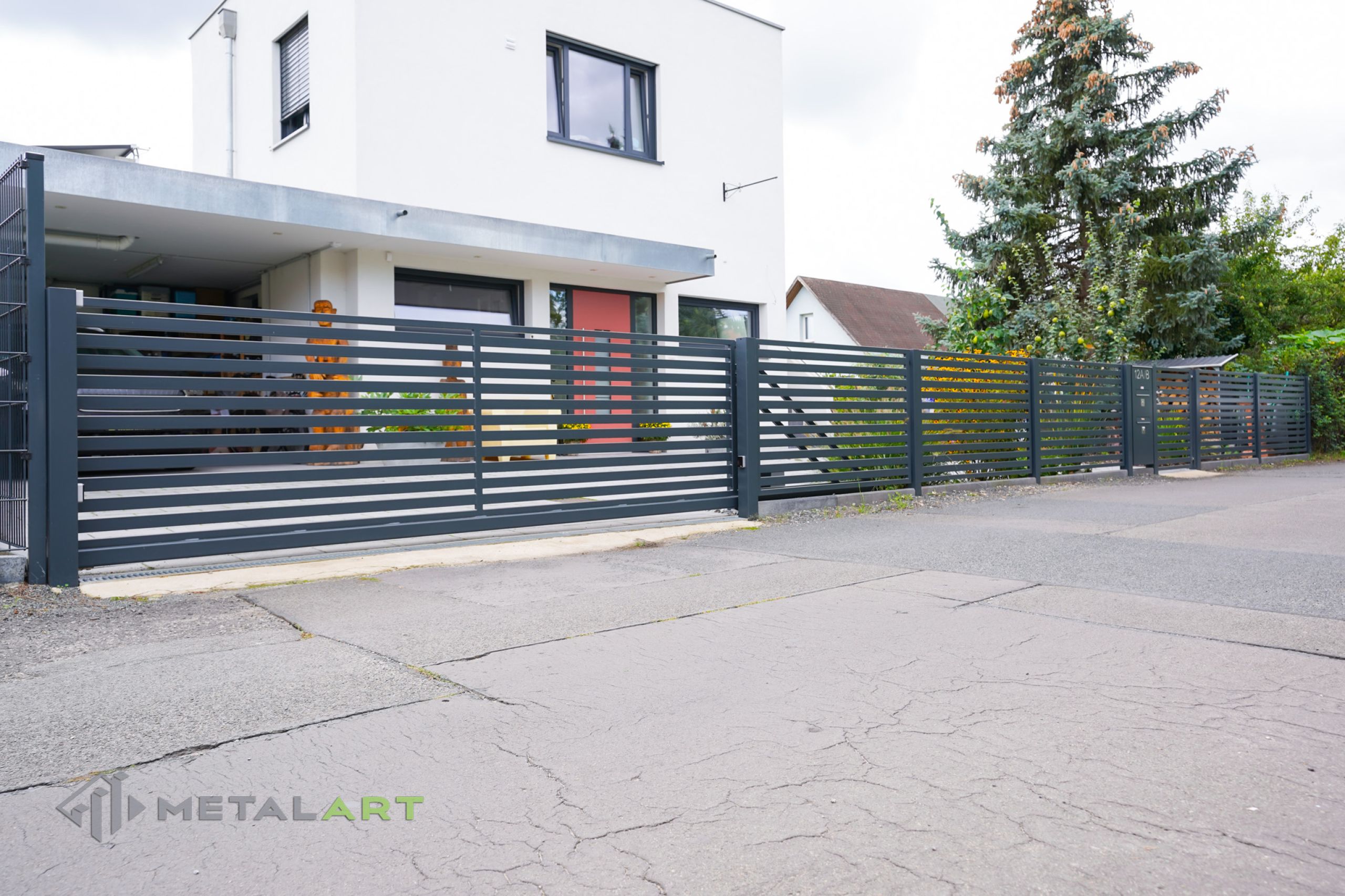 moderne Zäune, Zaunanlage Projekt, Zaun Metal Art, Zäune aus Polen, Zaun Berlin, Zaun günstig kaufen, Zäune und Tore, moderne Zäune, Sichtschutzzäune