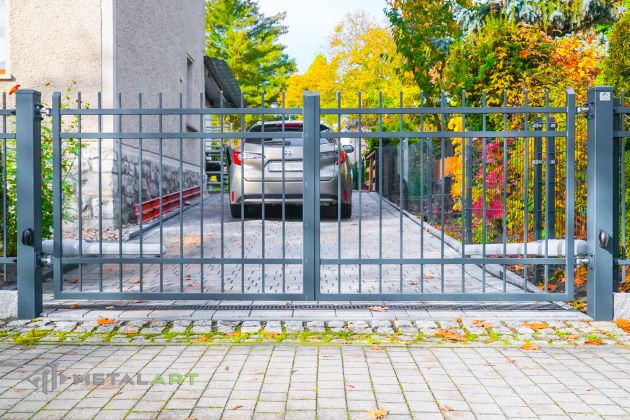 Zaunprojekt, Zaunportfolio, Zaunmuster, Schmiedezaun, Schmiedezäune, Zaunanlage Projekt, Zaun Metal Art, Zäune aus Polen, Zaun Berlin, Zaun günstig kaufen, Zäune und Tore, klassische Zäune, Gartenzaun, Gartenzäune