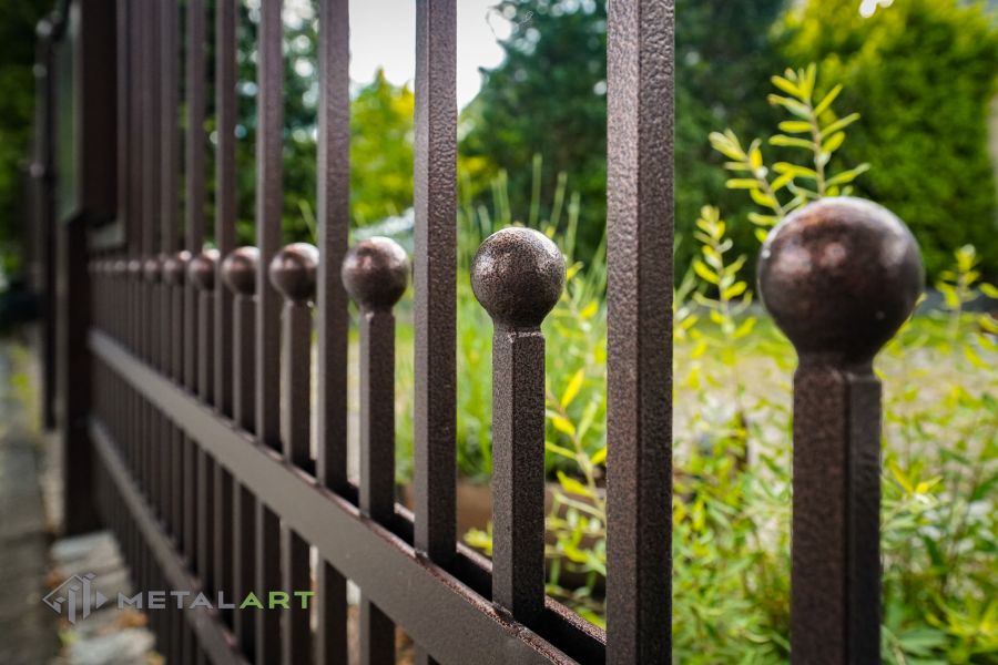 Schmuckzäune, Zaunprojekt, Zaunportfolio, Zaunmuster, Schmiedezaun, Schmiedezäune, Zaunanlage Projekt, Zaun Metal Art, Zäune aus Polen, Zaun Berlin, Zaun günstig kaufen, Zäune und Tore, klassische Zäune, Schmuckzaun, Schmuckzäune