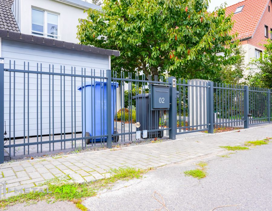 Zaunprojekt, Zaunmuster, Schmiedezaun, klassische Zäune, Gartenzaun