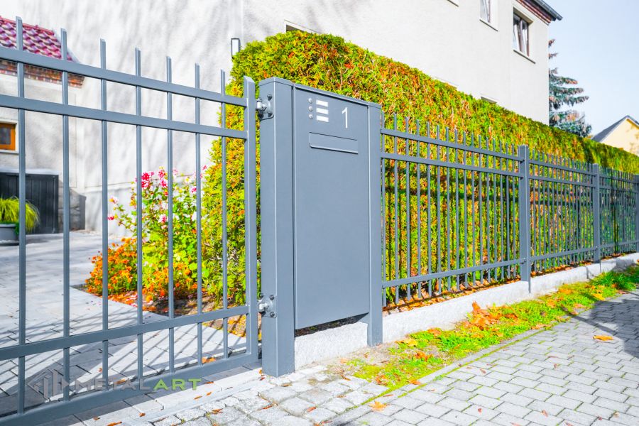 Zaunprojekt, Zaunportfolio, Zaunmuster, Schmiedezaun, Schmiedezäune, Zaunanlage Projekt, Zaun Metal Art, Zäune aus Polen, Zaun Berlin, Zaun günstig kaufen, Zäune und Tore, klassische Zäune, Gartenzaun, Gartenzäune