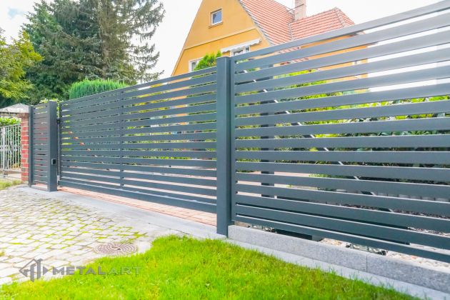 moderne Zäune, Zaunanlage Projekt, Zaun Metal Art, Zäune aus Polen, Zaun Berlin, Zaun günstig kaufen, Zäune und Tore, moderne Zäune, Sichtschutzzäune
